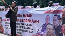 Demo Pecah di PN Tipikor Surabaya, Sidang Korupsi Dana Hibah Jatim Tanpa Kehadiran Khofifah