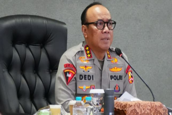Jakarta, Obor Rakyat — Tragedi meninggalnya seorang anak di Kabupaten Ngada, Nusa Tenggara Timur (NTT), yang diduga mengakhiri hidup akibat tekanan ekonomi dan ketidakmampuan membeli alat tulis sekolah, menjadi sorotan serius terhadap efektivitas kehadiran negara di lapangan. Peristiwa ini kembali menyingkap kesenjangan antara ketersediaan program bantuan pemerintah dan realitas akses masyarakat miskin ekstrem.