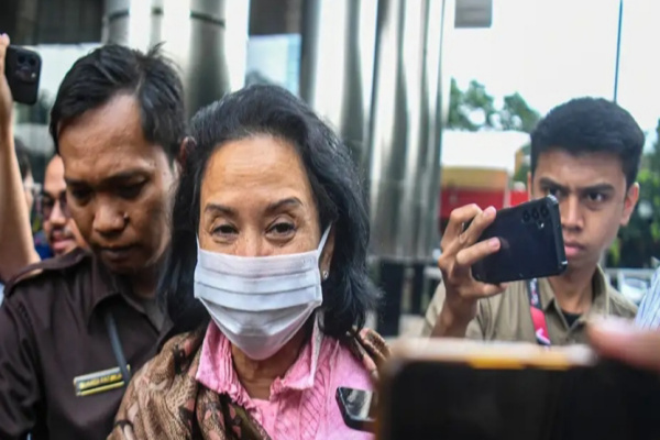 Jakarta, Obor Rakyat – Komisi Pemberantasan Korupsi (KPK) memeriksa mantan Menteri Badan Usaha Milik Negara (BUMN), Rini Soemarno, sebagai saksi dalam perkara dugaan korupsi kerja sama jual beli gas antara PT Perusahaan Gas Negara (PGN) dan PT Inti Alasindo Energi (IAE).