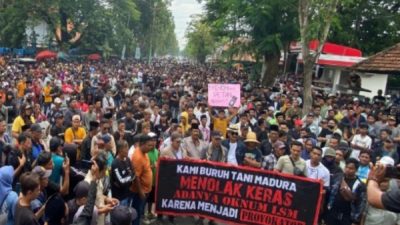 Ribuan Petani dan Buruh Rokok Demo Pemkab Pamekasan, Tolak Oknum LSM dan Protes Tingginya Cukai