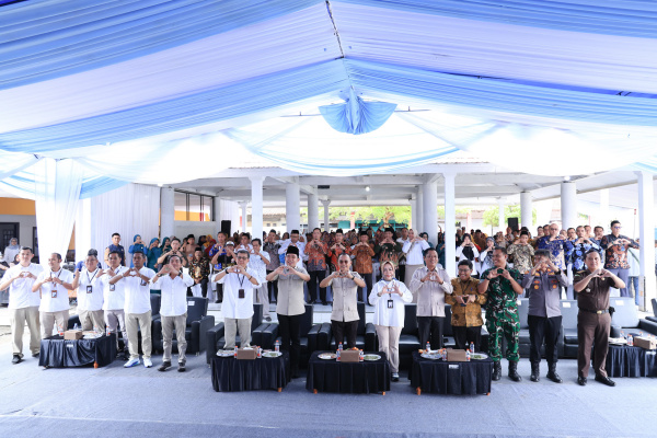 Jember, Obor Rakyat – Pemerintah Kabupaten (Pemkab) Jember bersama Badan Percepatan Pengentasan Kemiskinan (BP Taskin) resmi memulai kolaborasi strategis melalui kegiatan Sinergi Percepatan Pengentasan Kemiskinan (SITASKIN) di Balai Desa Cangkring, Kecamatan Jenggawah, Kamis (12/2/2026).