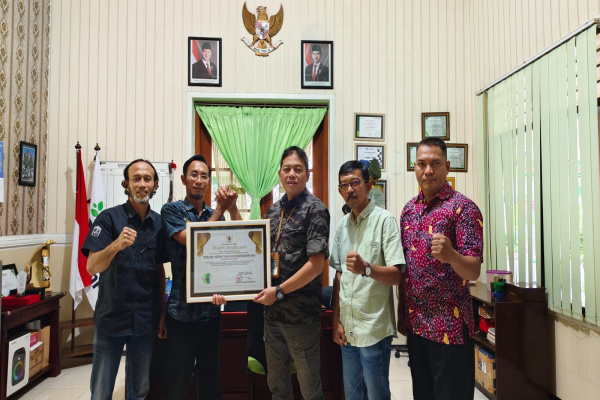 Bondowoso, Obor Rakyat – Perum Perhutani Kesatuan Pemangkuan Hutan (KPH) Bondowoso kembali menorehkan prestasi membanggakan dengan meraih Zero Accident Award Tingkat Provinsi Jawa Timur Tahun 2025.