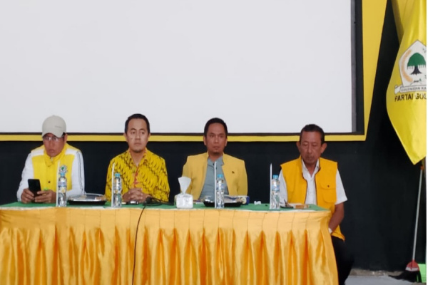 Bondowoso, Obor Rakyat – Di tengah kebijakan efisiensi anggaran daerah, pelaksanaan reses tetap menjadi instrumen strategis bagi anggota Dewan Perwakilan Rakyat Daerah (DPRD) untuk menyerap, mengawal, dan memperjuangkan aspirasi masyarakat.