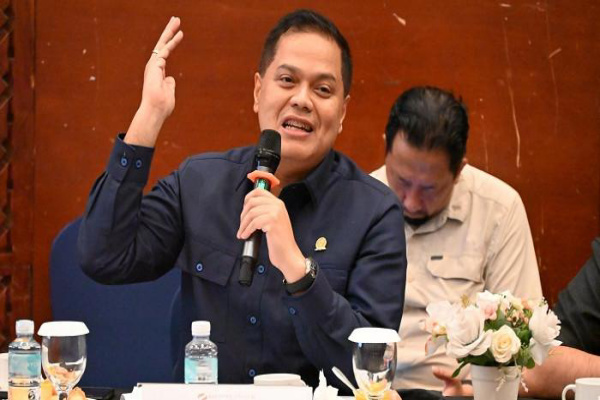 Medan, Obor Rakyat – Anggota Komisi XII DPR RI, Irsan Sosiawan Gading, menyampaikan apresiasi atas langkah cepat PT PLN (Persero) dalam memulihkan infrastruktur kelistrikan di Aceh pascabencana. Capaian tersebut dinilai menjadi kabar baik bagi masyarakat, terutama menjelang bulan suci Ramadan.