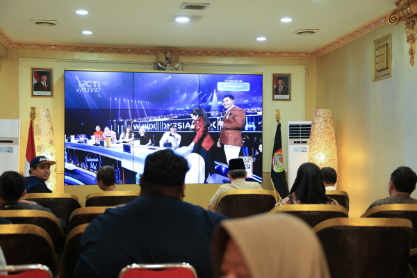 Jember, Obor Rakyat – Antusiasme warga mewarnai Pendopo Wahya Wibawagraha, Senin (16/2/2026).