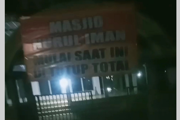 Bondowoso Obor Rakyat – Memasuki bulan suci Ramadan, masjid dan mushola di berbagai daerah biasanya dipenuhi jamaah untuk menunaikan shalat tarawih berjamaah. Namun suasana berbeda terjadi di Masjid Nurul Iman yang berada di Dusun Song, Desa Karanganyar, Kecamatan Tegalampel, Kabupaten Bondowoso.