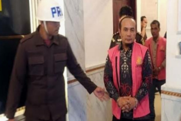 Batu Bara, Obor Rakyat – Kejaksaan Negeri Batu Bara resmi menahan seorang dokter bernama Deni Syahputra(DS) yang menjabat sebagai Kepala Dinas Kesehatan Kabupaten Batu Bara, Sumatera Utara, pada Kamis (19/2/2026).