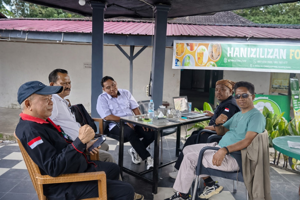 Pematangsiantar, Obor Rakyat – Deklarasi perlawanan terhadap penyakit masyarakat resmi dikumandangkan dari jantung Kota Pematangsiantar. Sejumlah pimpinan media besar menjalin kolaborasi strategis bersama BARA HATI Indonesia (Barisan Rakyat Hancurkan Tindakan Ilegal) untuk menghentikan peredaran narkoba dan perjudian online yang kian meresahkan di wilayah Siantar–Simalungun.