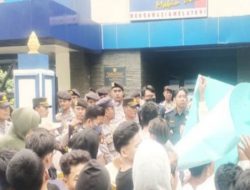 Puluhan Aktivis Demo Bea Cukai Madura, Soroti Dugaan Peredaran Rokok Ilegal di Pamekasan