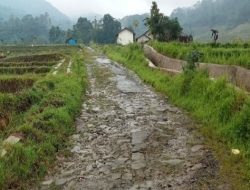 Rudi Rudolof Beno Serap Aspirasi Warga Longko, Soroti Jalan Rusak hingga Listrik Membahayakan