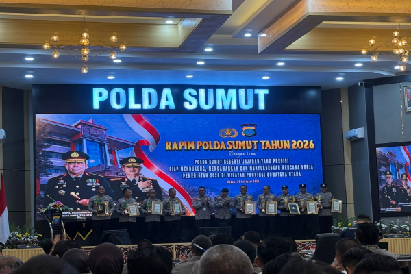 Simalungun, Obor Rakyat – Kepolisian Resor (Polres) Simalungun kembali menorehkan prestasi membanggakan dengan meraih Juara 1 kategori “Tertinggi Persentase Panggilan Terjawab dan Tindak Lanjut Pengaduan Terbanyak Call Center 110 Polda Sumatera Utara Tahun Anggaran 2025.”