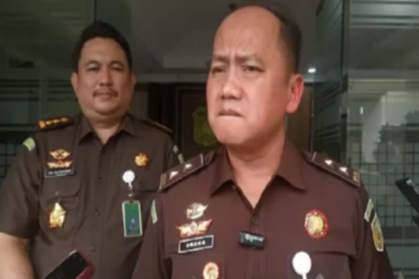 Jakarta, Obor Rakyat – Kejaksaan Agung (Kejagung) resmi menghentikan penanganan kasus guru honorer yang merangkap jabatan sebagai Pendamping Lokal Desa (PLD) di Probolinggo, Jawa Timur. Guru berinisial Muhammad Misbahul Huda (MMH) itu pun dibebaskan dari tahanan pada Jumat, 20 Februari 2026.