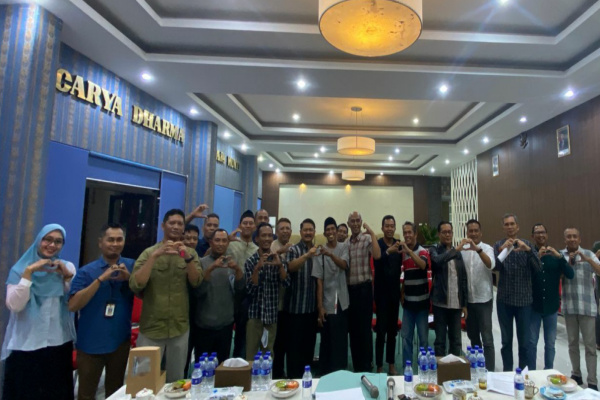 Jember, Obor Rakyat – Ketidakpastian penanganan banjir yang melanda Perumahan Muktisari Tahap III selama satu dekade terakhir akhirnya mendorong warga mengambil langkah hukum.