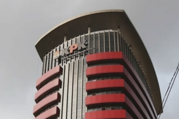 Jakarta, Obor Rakyat – Komisi Pemberantasan Korupsi (KPK) menangkap pegawai Direktorat Jenderal Bea dan Cukai, Budiman Bayu Prasojo (BBP), setelah menetapkannya sebagai tersangka dalam kasus dugaan penerimaan gratifikasi, Kamis (26/2/2026).