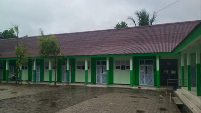 Proyek Rehabilitasi 12 Madrasah di Bondowoso Disorot, Dugaan Finishing Semrawut dan Skema Kontrak Dipertanyakan