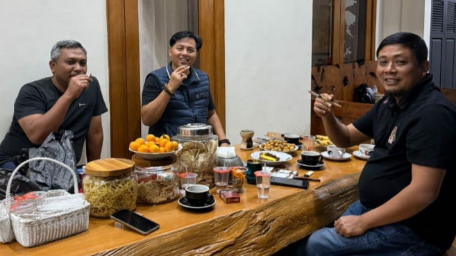 Situbondo, Obor Rakyat – Seorang pengusaha rokok muda asal Situbondo, Jawa Timur, menyatakan tekadnya untuk menjadi pengusaha rokok terbesar di Asia, tidak hanya berkiprah di pasar nasional.