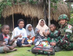 Ramadhan Berkah, Satgas Yonif 521/DY Anjangsana dan Berbagi Sembako di Distrik Walesi Jayawijaya