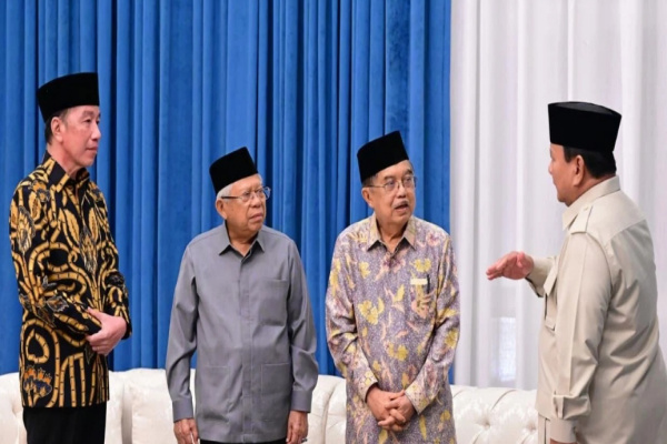 Jakarta, Obor Rakyat – Prabowo Subianto menggelar silaturahmi dan diskusi strategis bersama sejumlah tokoh nasional di Istana Merdeka, Jakarta, Selasa (03/03/2026) malam.
