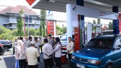 Pemkab Jember Pastikan Stok BBM Aman, Pj Sekda Akhmad Helmi Luqman Tinjau Empat SPBU