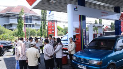 Pemkab Jember Pastikan Stok BBM Aman, Pj Sekda Akhmad Helmi Luqman Tinjau Empat SPBU