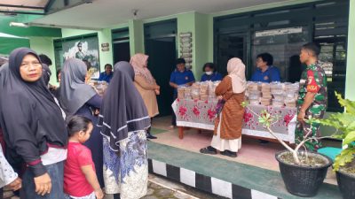 Koramil 0824/12 Kaliwates Gelar Warung Berkah Ramadan, Nasi Kotak Rp3.000 Diserbu Warga Jember