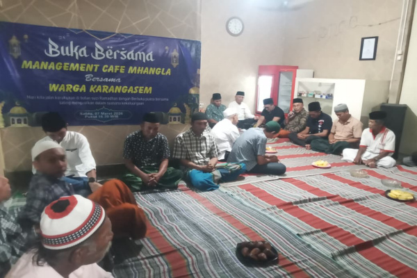 Situbondo, Obor Rakyat – Momentum bulan suci Ramadan dimanfaatkan manajemen Cafe Mhangla untuk berbagi kebahagiaan dengan masyarakat sekitar.
