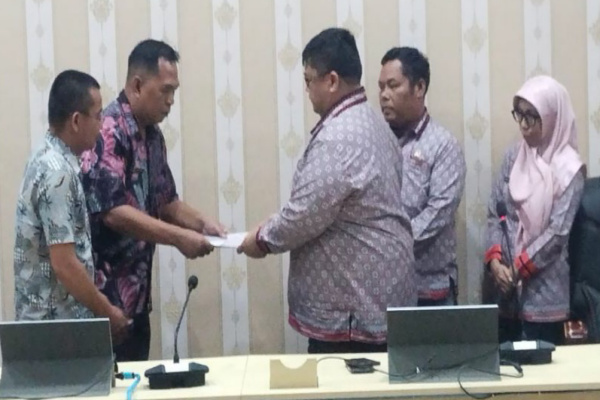 Simalungun, Obor Rakyat – Direktur Utama (Dirut) PDAM Tirta Lihou Kabupaten Simalungun, Sumatera Utara, Dodi Ridowin Mandalahi, resmi dicopot dari jabatannya pada Jumat (6/3/2026).