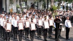 Kapolrestabes Surabaya Apresiasi Anggota Berprestasi Jelang Idul Fitri