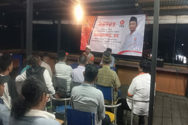 Manggarai, Obor Rakyat – Anggota DPRD Provinsi Nusa Tenggara Timur (NTT) dari daerah pemilihan Manggarai, Manggarai Barat, dan Manggarai Timur, Rusding, melaksanakan kegiatan reses di Ruteng, Kecamatan Langke Rembong, Kabupaten Manggarai, Kamis (12/3/2026).
