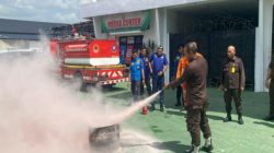 Kejari Simalungun Cek Standar Keamanan Gudang Barang Bukti, Pegawai Ikuti Simulasi Penggunaan APAR