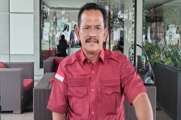 Pematangsiantar, Obor Rakyat – Ketua Umum DPP Bara Hati Indonesia, Rikkot Damanik, menanggapi pernyataan Anggota Komisi III DPR RI, Mangihut Sinaga, yang menyebut Kota Pematangsiantar sebagai daerah dengan peringkat pertama peredaran narkotika di wilayah Sumatera Utara (Sumut).