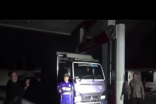 Jember, Obor Rakyat – Aksi dramatis sekaligus memprihatinkan terjadi di Kabupaten Jember, Jawa Timur.