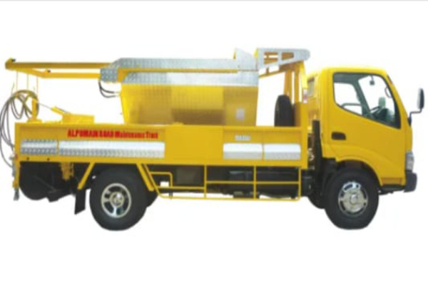 Bondowoso, Obor Rakyat – Pemerintah Kabupaten Bondowoso melalui Dinas Bina Marga, Sumber Daya Air dan Bina Konstruksi (BSBK) mengalokasikan anggaran pengadaan truk Alpomain (Asphalt Hotmix Maintenance) dalam APBD 2026.