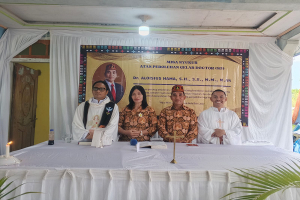 Manggarai, Obor Rakyat — Suasana penuh syukur dan kebersamaan mewarnai Misa Syukuran yang dirangkaikan dengan acara adat di Lentang, Kecamatan Lelak, Kabupaten Manggarai, Rabu (25/3/2026).