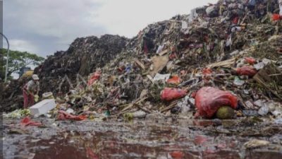 Sampah Menggunung di Pasar Induk Kramat Jati, Perumda Pasar Jaya Percepat Penanganan