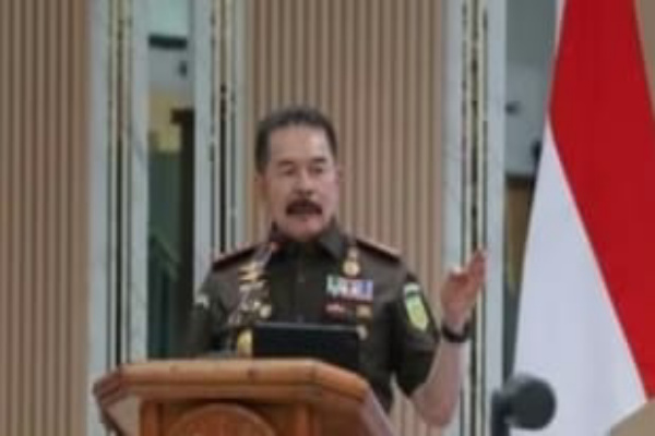 Jakarta, Obor Rakyat – Jaksa Agung, ST Burhanuddin memerintahkan seluruh jajaran kejaksaan untuk mengawal pelaksanaan 38 Proyek Strategis Nasional (PSN) di Papua dengan total nilai mencapai Rp 3,7 triliun.