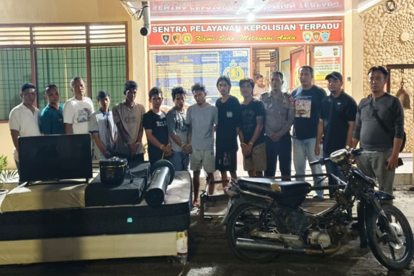 Simalungun, Obor Rakyat – Jajaran Polsek Bangun, Polres Simalungun, Polda Sumatera Utara kembali menunjukkan komitmennya dalam memberantas tindak pidana pencurian dengan pemberatan. Kali ini, Unit Reskrim berhasil mengungkap jaringan pencurian rumah yang tergolong terorganisir dan masif.