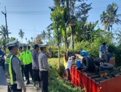Ikuti Google Maps, Truk Terguling di Jalur Alternatif Bondowoso–Jember