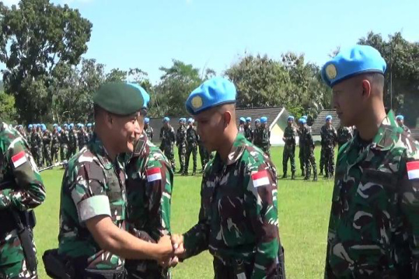 Bondowoso, Obor Rakyat – Suasana bangga sekaligus haru menyelimuti Markas Komando Batalyon Infanteri 514/SY Kostrad di Bondowoso, Sabtu (4/4/2026), saat berlangsung upacara pemberangkatan Satuan Tugas (Satgas) misi perdamaian dunia di bawah naungan Perserikatan Bangsa-Bangsa.