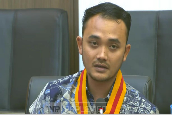 Jakarta, Obor Rakyat — Wacana pengalihan yurisdiksi perkara pidana militer ke peradilan umum kembali memantik perdebatan. Ketua Umum Perhimpunan Mahasiswa Hukum Indonesia (PERMAHI), Azhar Sidiq, mengingatkan agar isu ini tidak disikapi secara reaktif, melainkan melalui pendekatan teoritik hukum yang komprehensif.