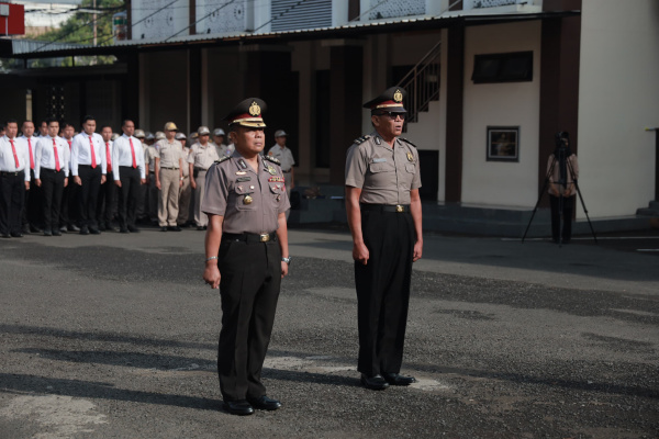 Jember, Obor Rakyat – Polres Jember menggelar Upacara Laporan Kenaikan Pangkat Pengabdian sebagai bentuk penghargaan atas dedikasi dan loyalitas anggota menjelang masa purna tugas, Senin (6/4/2026).