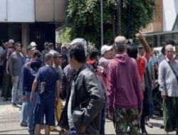 Ricuh Parkir Digital di Surabaya: Jukir Bukan Anti Digital, Tapi Menolak Skema Bagi Hasil