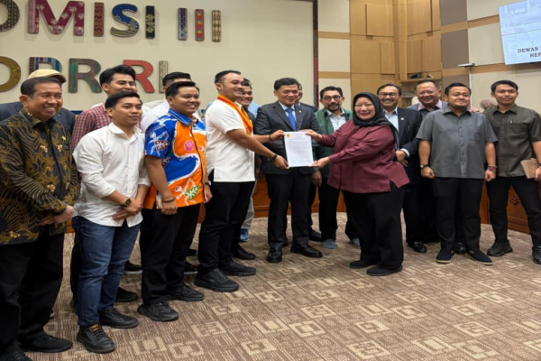 Jakarta, Obor Rakyat — Perhimpunan Mahasiswa Hukum Indonesia (PERMAHI) menegaskan komitmennya untuk mengawal pembahasan Rancangan Undang-Undang (RUU) Perampasan Aset sebagai langkah strategis dalam memperkuat penegakan hukum, khususnya dalam pemulihan kerugian negara akibat kejahatan seperti korupsi.