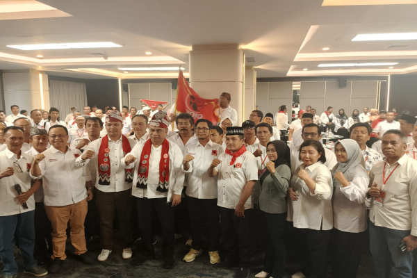Malang, Obor Rakyat – Pro Jokowi (Projo) resmi melantik kepengurusan baru Dewan Pimpinan Daerah (DPD) Jawa Timur periode 2026–2031 dalam Konferda yang digelar di Kota Malang, Minggu (12/4/2026).
