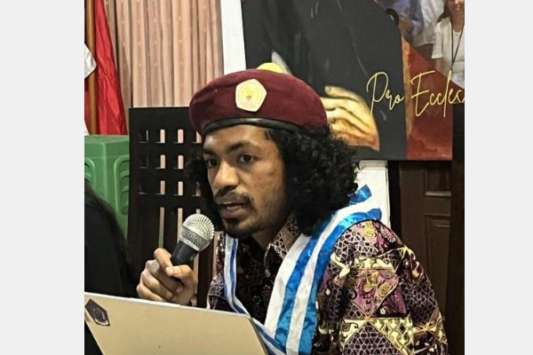 Ende, Obor Rakyat – Kebijakan Pemerintah Kabupaten (Pemkab) Ende, Nusa Tenggara Timur (NTT) dalam menertibkan kawasan sempadan Pantai Ndao memicu perdebatan publik.