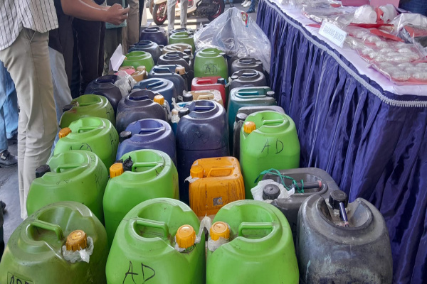 Bondowoso, Obor Rakyat – Kepolisian Resor (Polres) Bondowoso melalui Satuan Reserse Kriminal (Satreskrim) berhasil mengungkap kasus penyalahgunaan bahan bakar minyak (BBM) bersubsidi. Dalam kasus ini, dua orang telah ditetapkan sebagai tersangka.