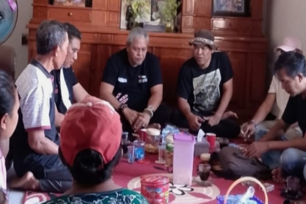 Jember, Obor Rakyat – Gelombang penolakan terhadap operasional pabrik semen PT Imasco Asiatic di Kabupaten Jember kian menguat. Bukan lagi sekadar keluhan sporadis, suara warga kini terorganisir dan mulai membentuk tekanan kolektif yang lebih sistematis.