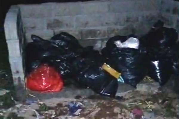 Jember, Obor Rakyat – Warga Desa Baletbaru RT 01/RW 03, Kecamatan Kalisat, Kabupaten Jember, mengeluhkan bau tidak sedap yang mengganggu kenyamanan lingkungan.