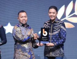 Bupati Jember Muhammad Fawait Raih Penghargaan Tokoh Pengentasan Kemiskinan di HUT ke-20