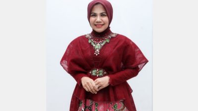Ning Ghyta Tampil Elegan Kenakan Batik Jember di Anugerah Puspa Bangsa 2026